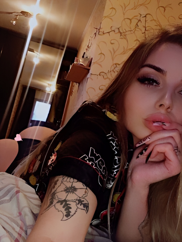 Зиглинда привлекальеная девушка из Новотроицк цена от 10000 руб