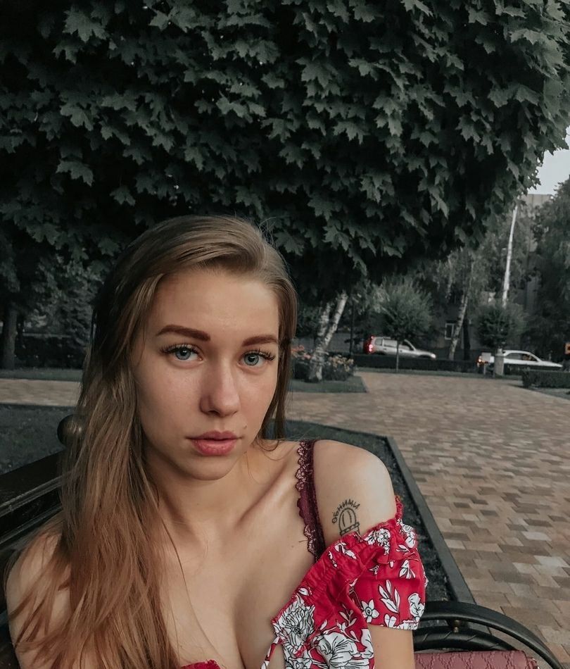 Алиса привлекальеная девушка из Новотроицк цена от 3000 руб