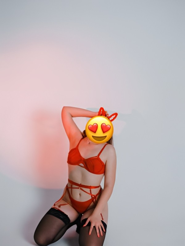 Амина привлекательная девушка из Новотроицк цена от 3000 руб