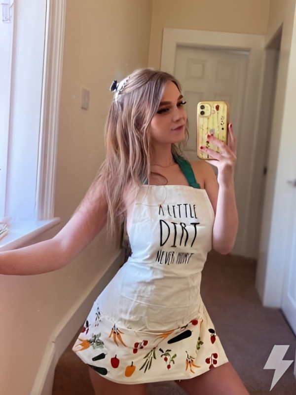 Татьяна привлекательная девушка из Новотроицк цена от 2500 руб