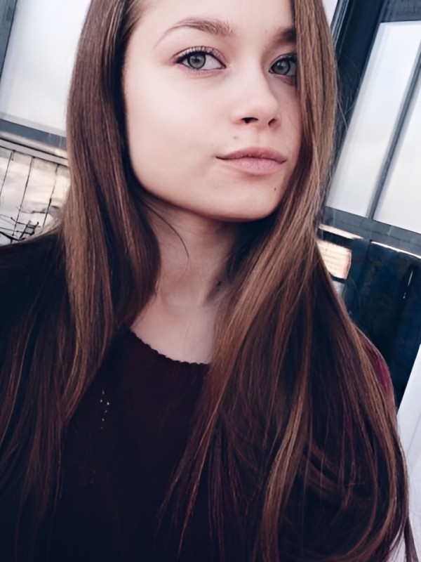 Ульяна привлекательная девушка из Новотроицк цена от 2000 руб