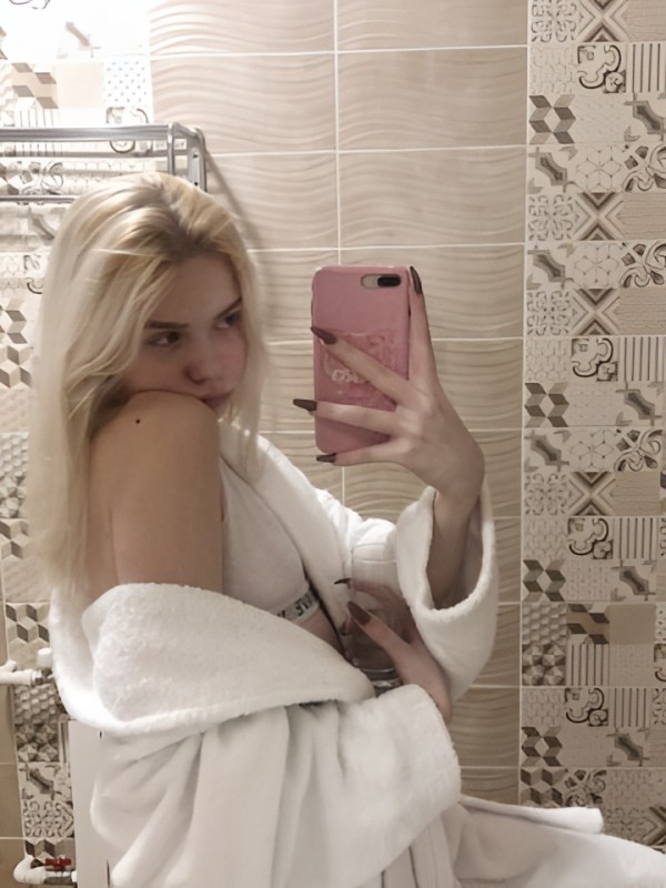 Юля привлекательная девушка из Новотроицк цена от 3000 руб