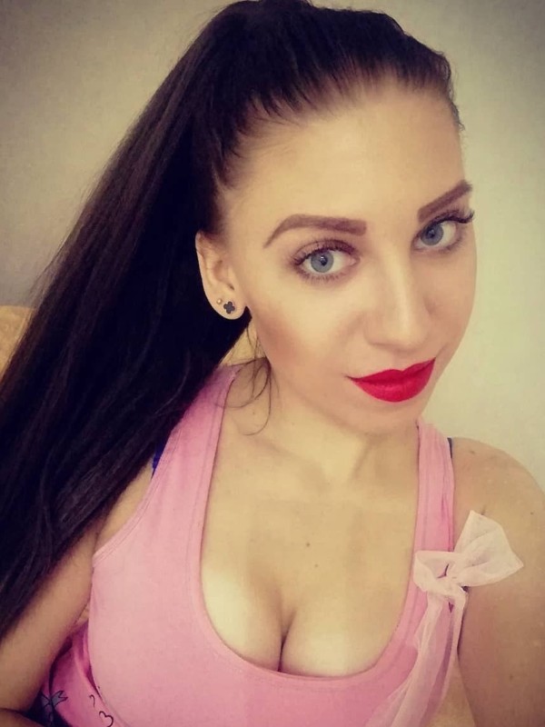 Лия привлекательная девушка из Новотроицк цена от 3000 руб