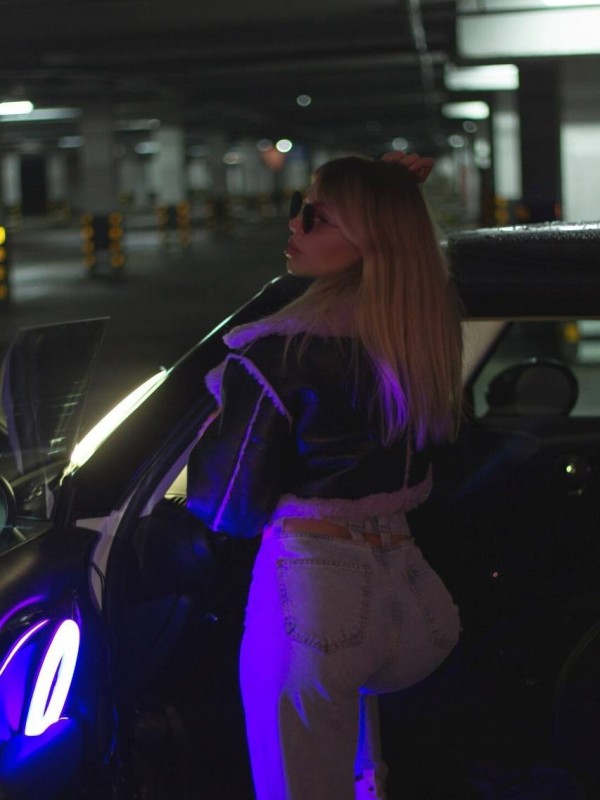 Полина привлекательная девушка из Новотроицк цена от 4000 руб